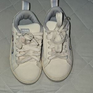 Puma Kids White and Gray Sneakers